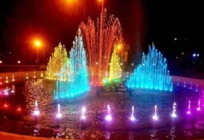 راه اندازی آبنمای موزیکال نهاوند به مناسبت دهه ولایت+فیلم