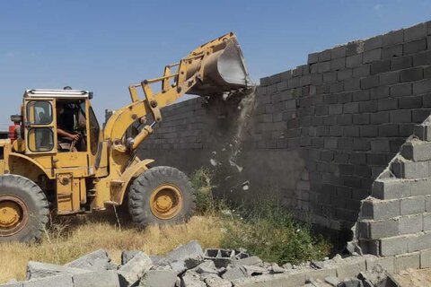 با تخریب ۲۳ ساخت‌وساز غیرمجاز مشخص شد عزم جدی برای مقابله با ساخت‌وساز غیرمجاز در نهاوند/ تخریب ۲۳ ساخت و ساز در بخش خزل