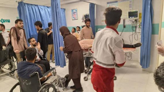 واژگونی مینیبوس در نهاوند ۱۳ مجروح برجای گذاشت+ تصاویر